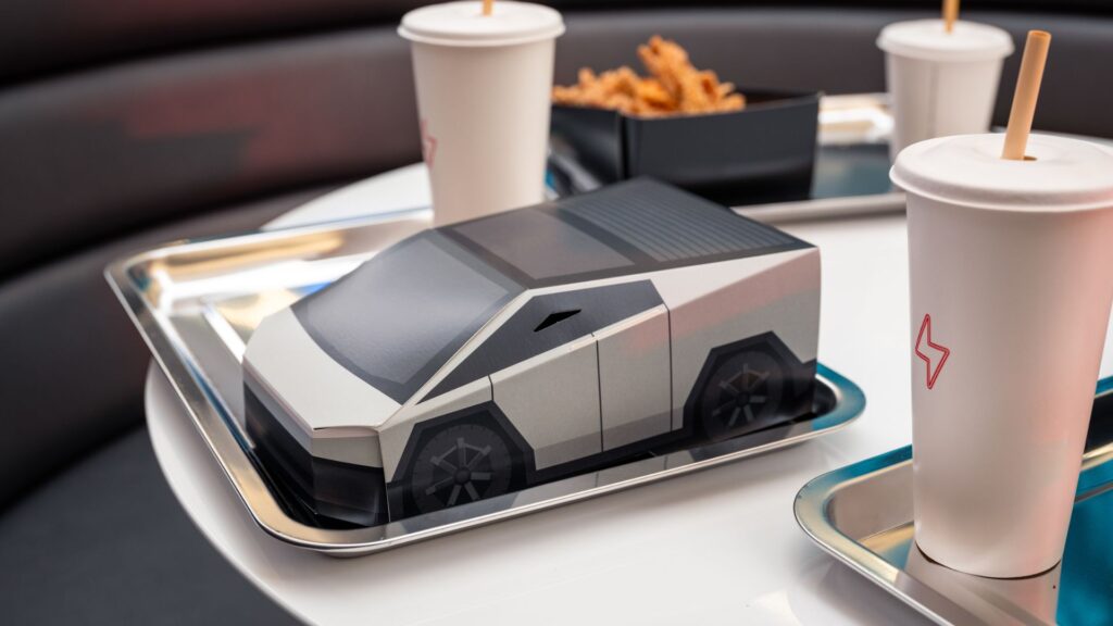 Envie d'un Cyburger ? (Étonnament Tesla n'a pas choisi ce nom) // Source : Tesla via X Envie d'un Cyburger ? (Étonnament Tesla n'a pas choisi ce nom) // Source : Tesla via X