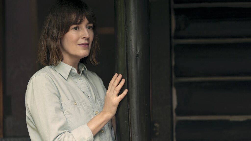 Rosemarie DeWitt dans Une nature sauvage // Source : Ricardo Hubbs/Netflix