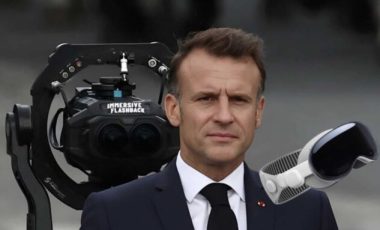 Emmanuel Macron avec une caméra Blackmagic pour APple Vision Pro. // Source : Immersive Flashback