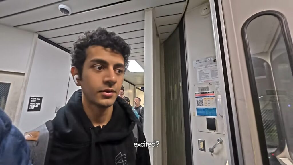 Soham Parekh dans une vidéo promotionnelle d'un de ses employeurs // Source : sync via YouTube Soham Parekh dans une vidéo promotionnelle d'un de ses employeurs // Source : sync via YouTube