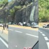 Cimetière de voitures thermiques sur l'A75 // Source : Extrait vidéo Tiktok - amandinemer