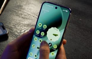 L'écran du Pixel 10 Pro est de très bonne qualité, mais ses bordures pourraient être un peu plus fines. L'écran du Pixel 10 Pro est de très bonne qualité, mais ses bordures pourraient être un peu plus fines.
