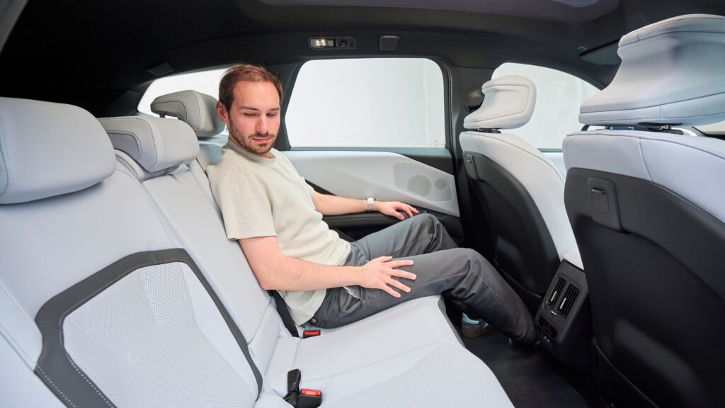 On vous fait découvrir le nouveau BMW iX3 // Source : Fabian Kirchbauer pour Numerama On vous fait découvrir le nouveau BMW iX3 // Source : Fabian Kirchbauer pour Numerama