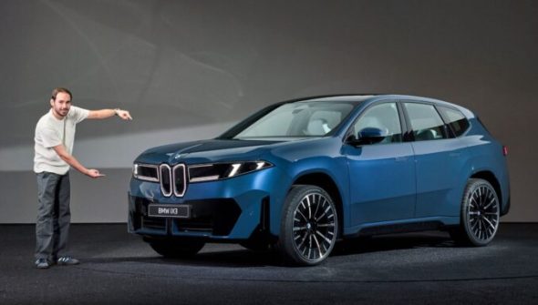 On vous fait découvrir le nouveau BMW iX3 // Source : Fabian Kirchbauer pour Numerama