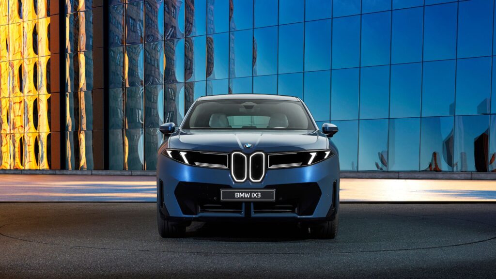 On vous fait découvrir le nouveau BMW iX3 // Source : Fabian Kirchbauer pour Numerama On vous fait découvrir le nouveau BMW iX3 // Source : Fabian Kirchbauer pour Numerama