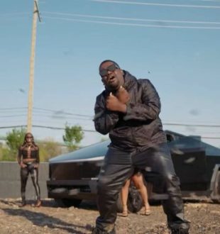 Extrait du clip de l'artiste // Source : Streetnerdzthelabel sur YouTube Extrait du clip de l'artiste // Source : Streetnerdzthelabel sur YouTube