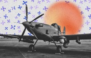 Quand un avion agricole devient un chasseur de drones // Source : Montage Numerama