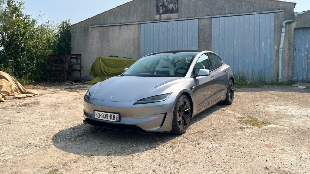 Essai de la Tesla Model 3 Performance // Source : Robin San Vicente pour Numerama Essai de la Tesla Model 3 Performance // Source : Robin San Vicente pour Numerama