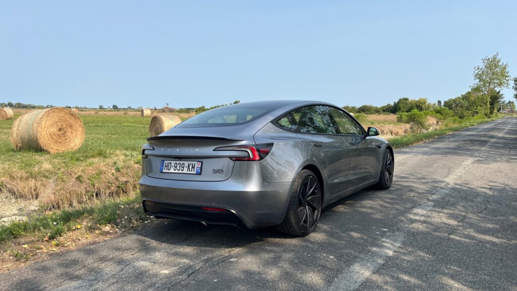 Essai de la Tesla Model 3 Performance // Source : Robin San Vicente pour Numerama Essai de la Tesla Model 3 Performance // Source : Robin San Vicente pour Numerama