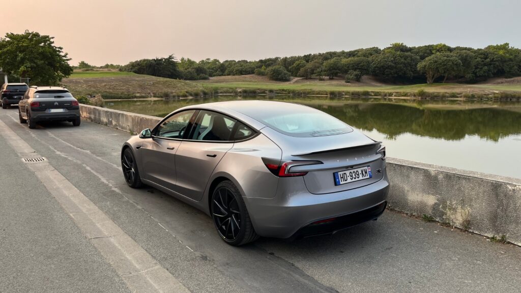 Essai de la Tesla Model 3 Performance // Source : Robin San Vicente pour Numerama Essai de la Tesla Model 3 Performance // Source : Robin San Vicente pour Numerama