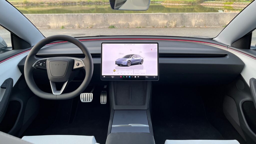Essai de la Tesla Model 3 Performance // Source : Robin San Vicente pour Numerama Essai de la Tesla Model 3 Performance // Source : Robin San Vicente pour Numerama