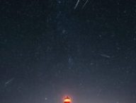 Étoiles filantes. // Source : Canva (photo recadrée)