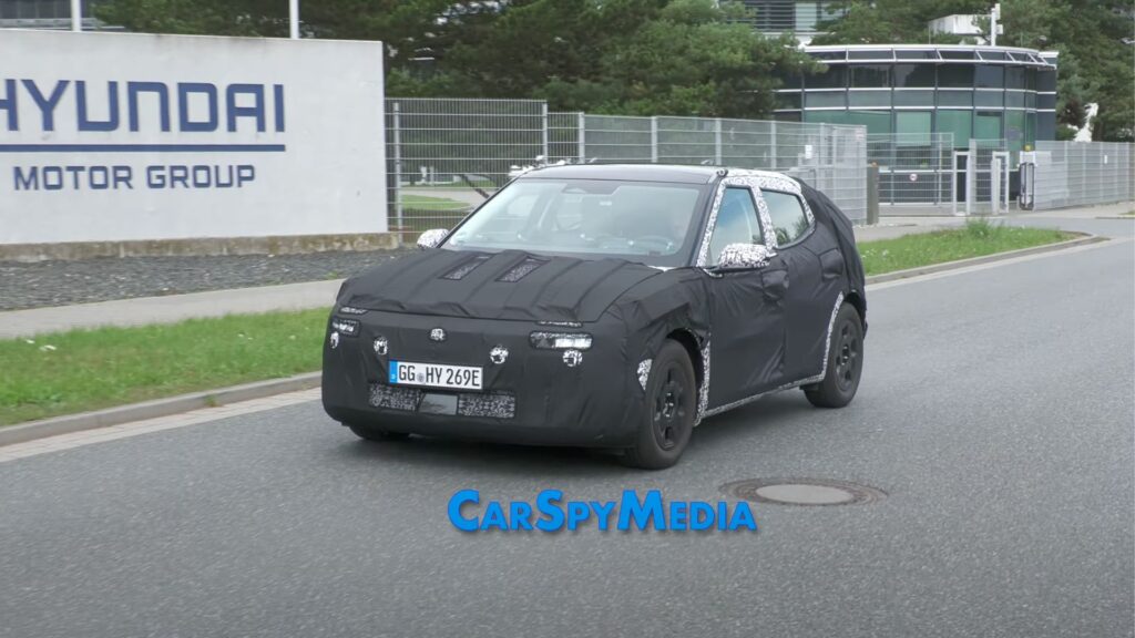 Le futur Hyundai Ioniq 2 espionné sur la route // Source : CarSpyMedia Le futur Hyundai Ioniq 2 espionné sur la route // Source : CarSpyMedia