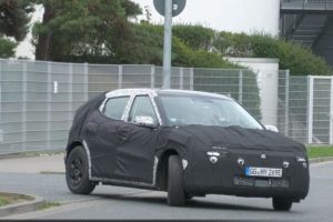 Le futur Hyundai Ioniq 2 espionné sur la route // Source : CarSpyMedia