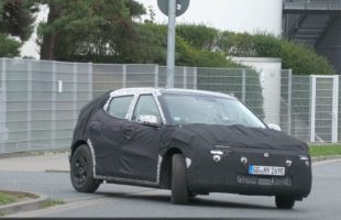 Le futur Hyundai Ioniq 2 espionné sur la route // Source : CarSpyMedia