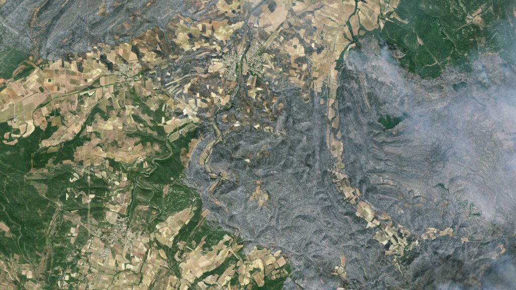 Incendies dans l'Aude vus du ciel. // Source : Pléiades Neo© Airbus DS 2025 Incendies dans l'Aude vus du ciel. // Source : Pléiades Neo© Airbus DS 2025