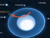 La nouvelle lune d'Uranus. // Source : NASA, ESA, CSA, STScI, M. El Moutamid (SwRI), M. Hedman (University of Idaho) (annotation Numerama)