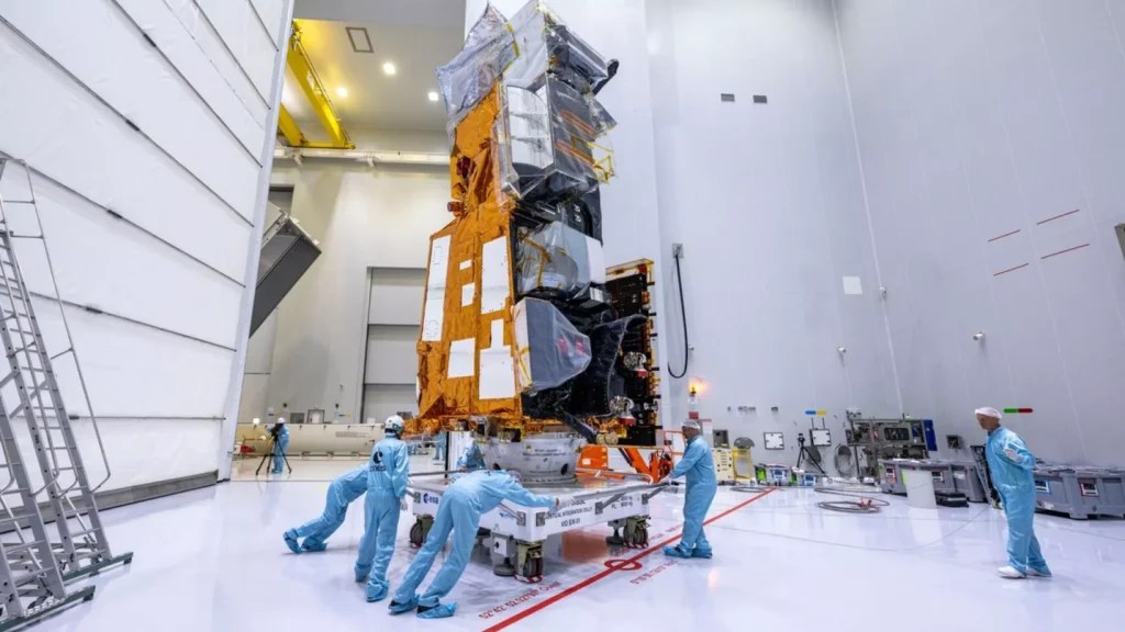 Metop SGA1 en salle blanche.