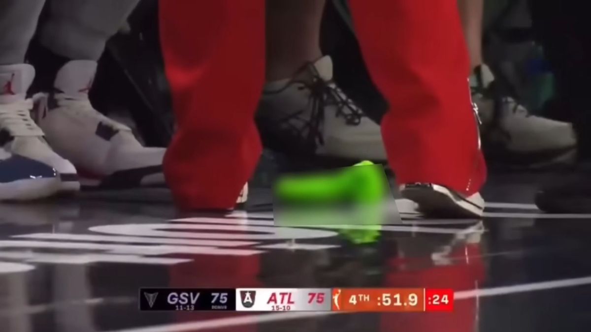 Les sextoys qui atterrissent sur les parquets de WNBA fleurissent // Source : Capture Numerama