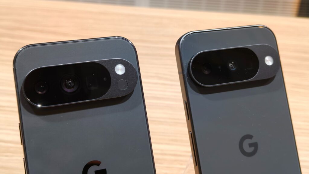 Un Pixel 10 Pro et un Pixel 10 // Source : Numerama Un Pixel 10 Pro et un Pixel 10 // Source : Numerama