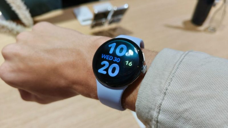 Google dévoile la Pixel Watch 4, la première montre connectée avec du satellite