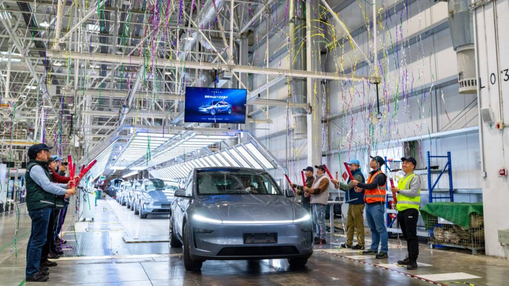 Production des premiers Model Y 2025 à Shanghai // Source : Tesla