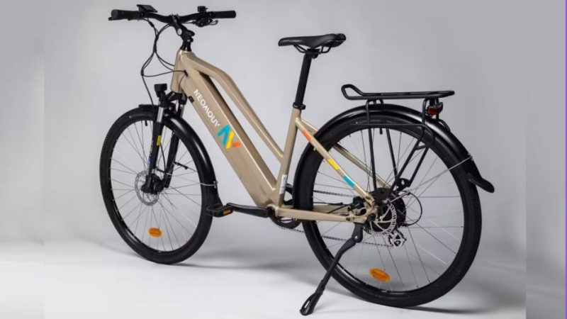 Decathlon brade le vélo électrique Neomouv Raipon : 250 € de remise pour un modèle idéal pour tous les types de chemins