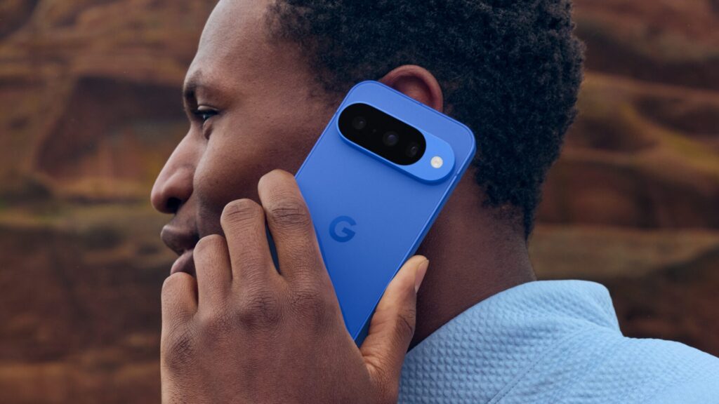 Le bleu du Pixel 10 est particulièrement réussi. // Source : Hugo Bernard - Numerama