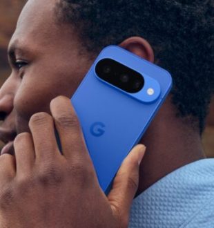 Le bleu du Pixel 10 est particulièrement réussi. // Source : Hugo Bernard - Numerama
