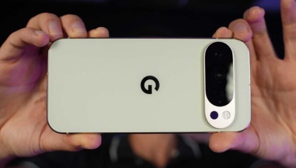 Google Pixel 10 Pro. // Source : Numerama