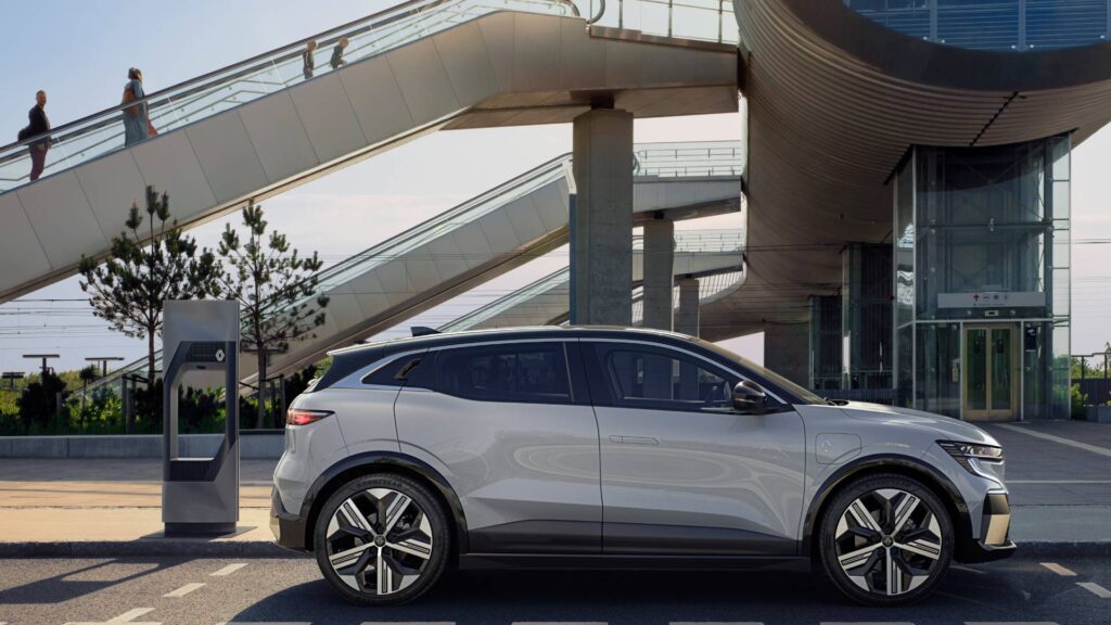 Renault Megane e-tech // Source : Renault Renault Megane e-tech // Source : Renault