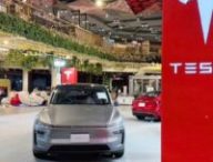 Corner de ventes Tesla dans un mall en Asie // Source : Tesla
