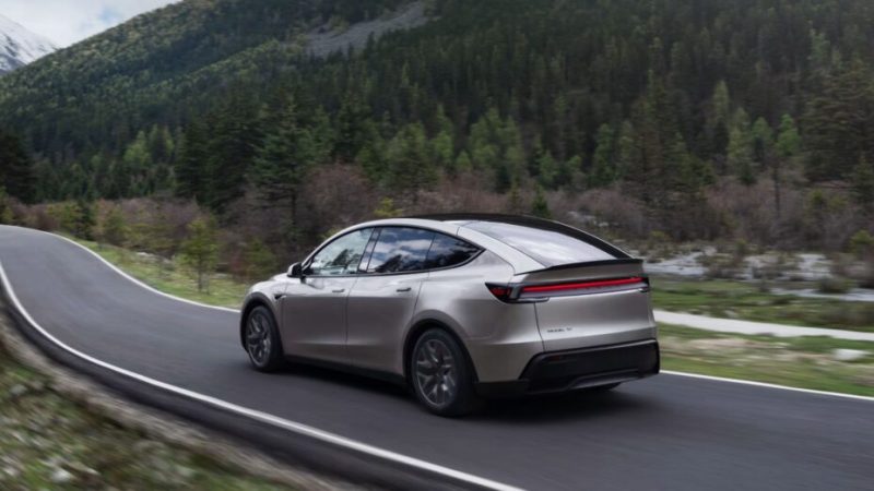 Le nouveau Tesla Model Y L est disponible : prix, autonomie, intérieur…