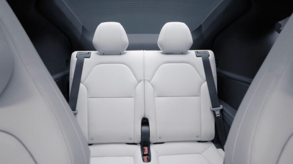 Les deux places du fond dans le Tesla Model Y L // Source : Tesla Les deux places du fond dans le Tesla Model Y L // Source : Tesla