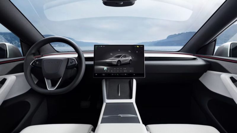 Le nouveau Tesla Model Y 6 places préfère le ChatGPT chinois que l’IA d’Elon Musk