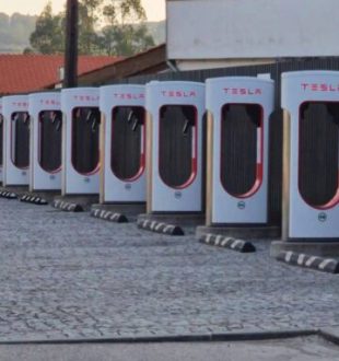 Vol des câbles du superchargeur Tesla // Source : Tesla Club Portugal  sur X