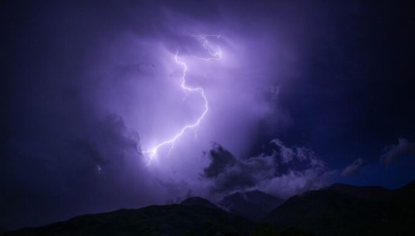 Orage avec un éclair // Source : Pixabay