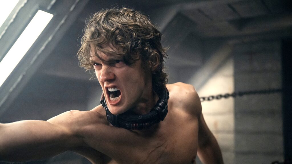 Tyler dans Mercredi // Source : Helen Sloan/Netflix