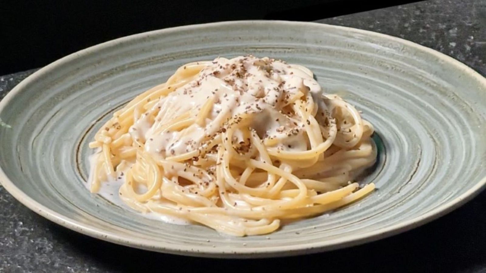 Pour sa recette de cacio e pepe scientifiquement parfaite, il reÃ§oit un prix (presque) Nobel