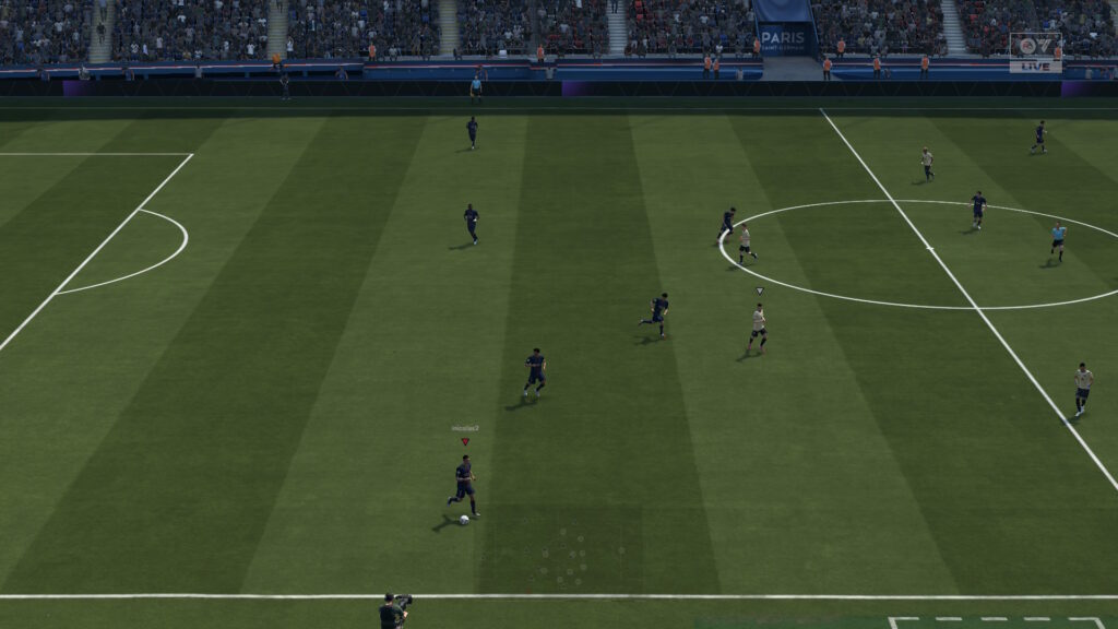 Par rapport à la version Switch 1, le FC 26 de la Switch 2 propose un gameplay réaliste avec de bons placements et de bonnes IA.