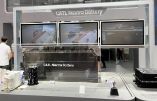 Batterie sodium-ion de CATL (salon IAA Munich 2025) // Source : Robin San Vicente pour Numerama