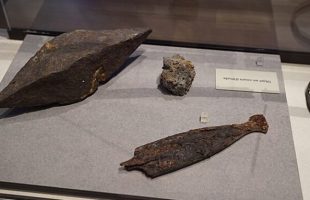 Vestiges de l'âge de fer. // Source : G. Garitan, Wikimedia Commons