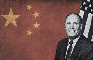 Ce membre du congrés américain a servi d'hameçon à des cyberespions chinois // Source : Montage Numerama