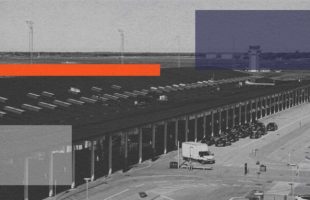 Une "menace systématique", un aéroport danois ferme après le survol de drones d'origine inconnue // Source : Montage Numerama
