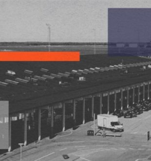 Une "menace systématique", un aéroport danois ferme après le survol de drones d'origine inconnue // Source : Montage Numerama