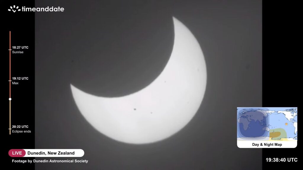 L'éclipse immortalisée depuis la Nouvelle-Zélande. // Source : Capture YouTube Time and Date