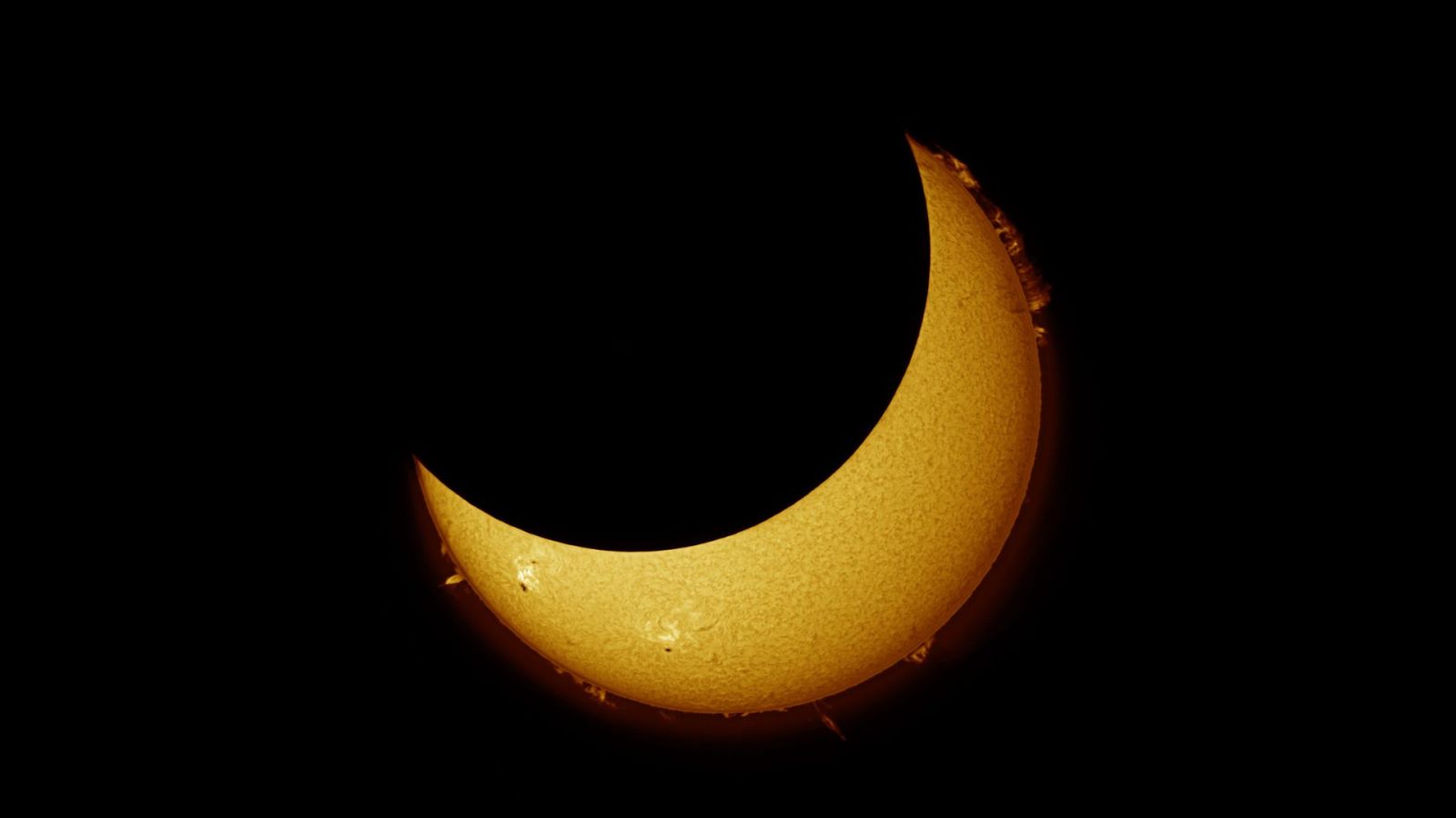 Les photos les plus Ã©blouissantes de lâ€™Ã©clipse solaire du 21 septembre 2025