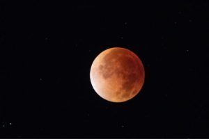 Éclipse du 7 septembre 2025. // Source : Flickr/CC/澎湖小雲雀 (photo recadrée)