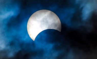 Éclipse solaire. // Source : Canva