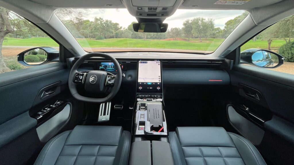 Le Citroën ë-C5 Aircross à l'essai. // Source : Robin San Vicente pour Numerama